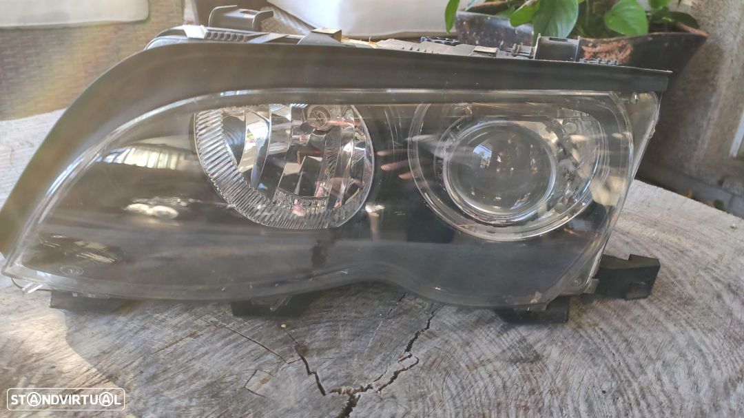 farol esquerdo Xenon BMW série 3 E46 facelift - 1