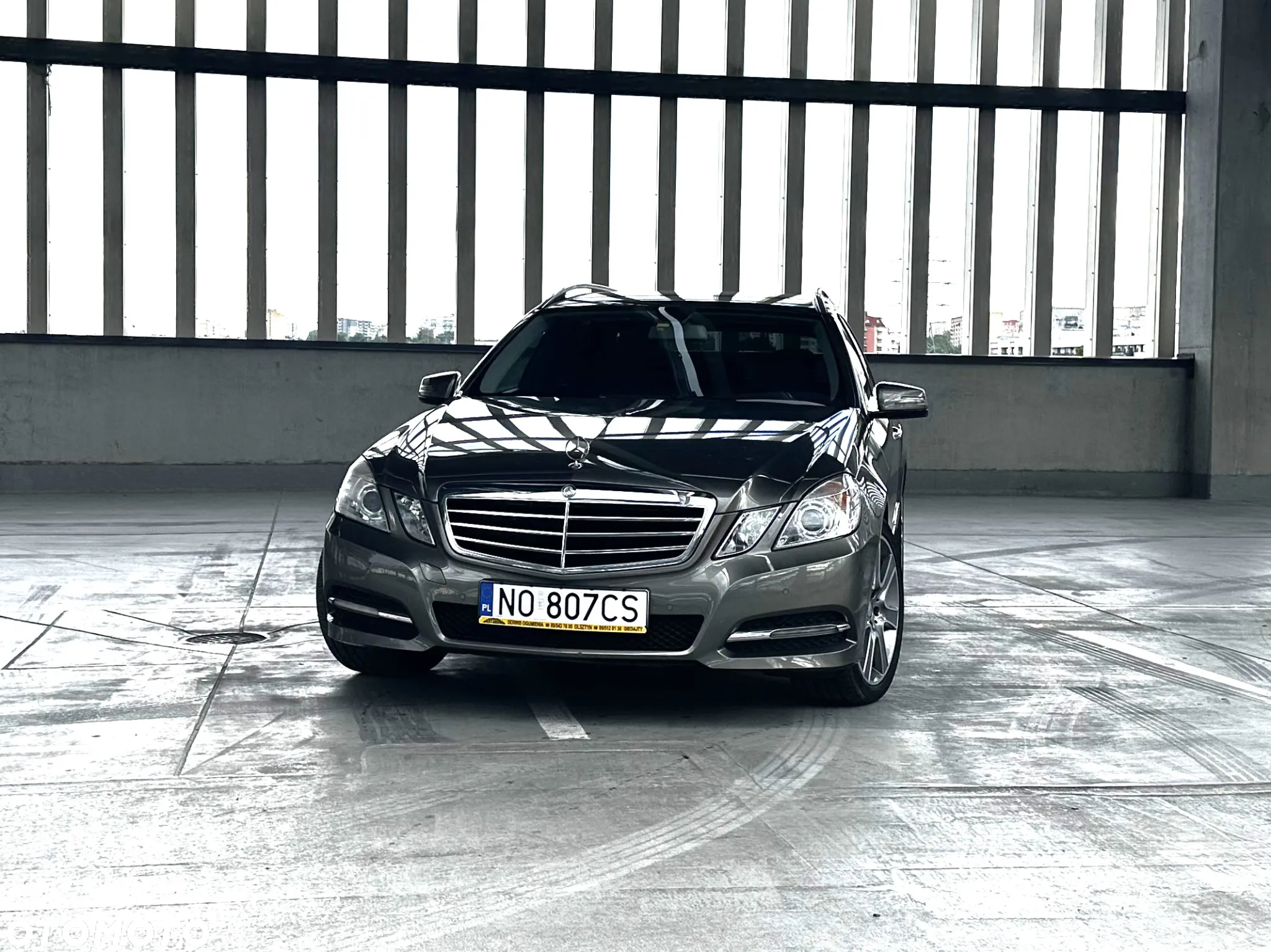 Mercedes-Benz Klasa E 200 T CGI BlueEFFICIENCY 7G-TRONIC Avantgarde - 2