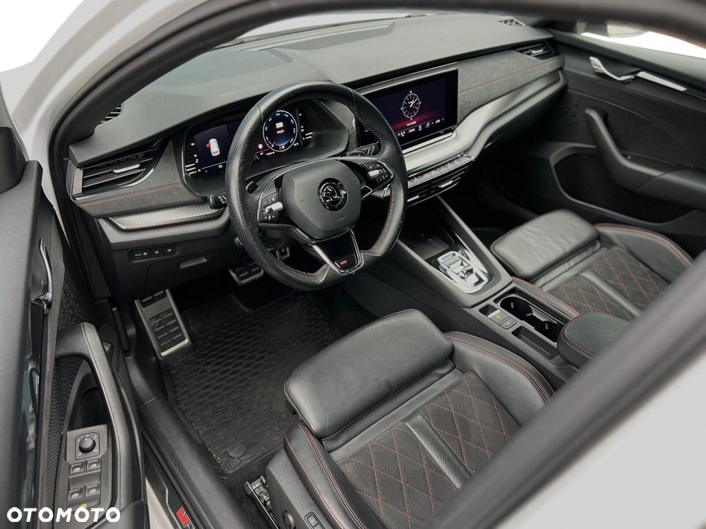 Skoda Octavia 2.0 TSI RS DSG - 10