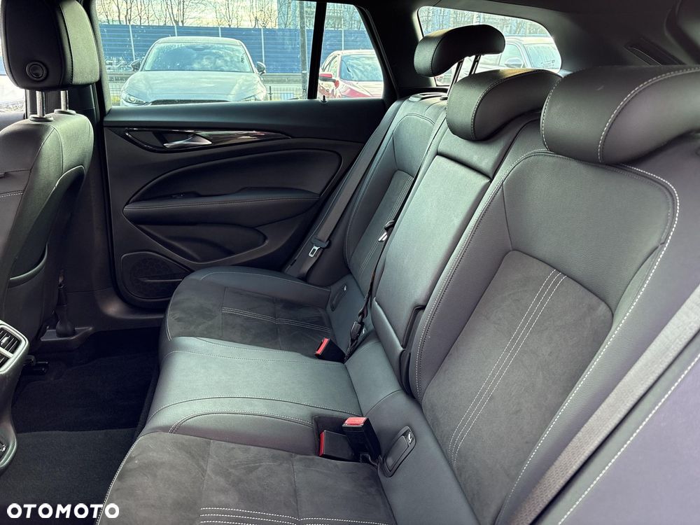 Opel Insignia - 16