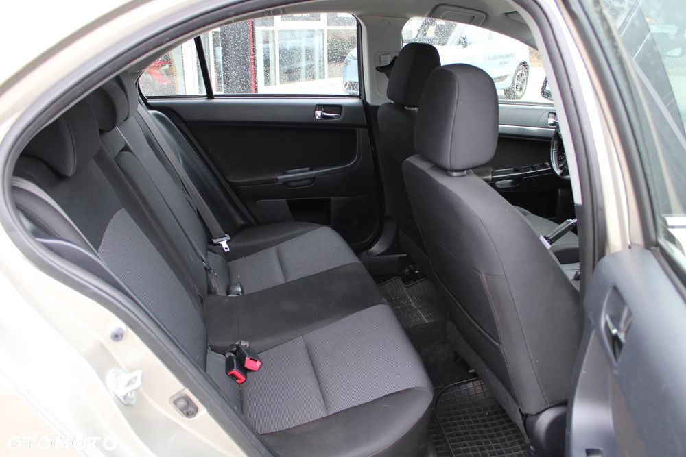 Mitsubishi Lancer 1.8 Invite - 14