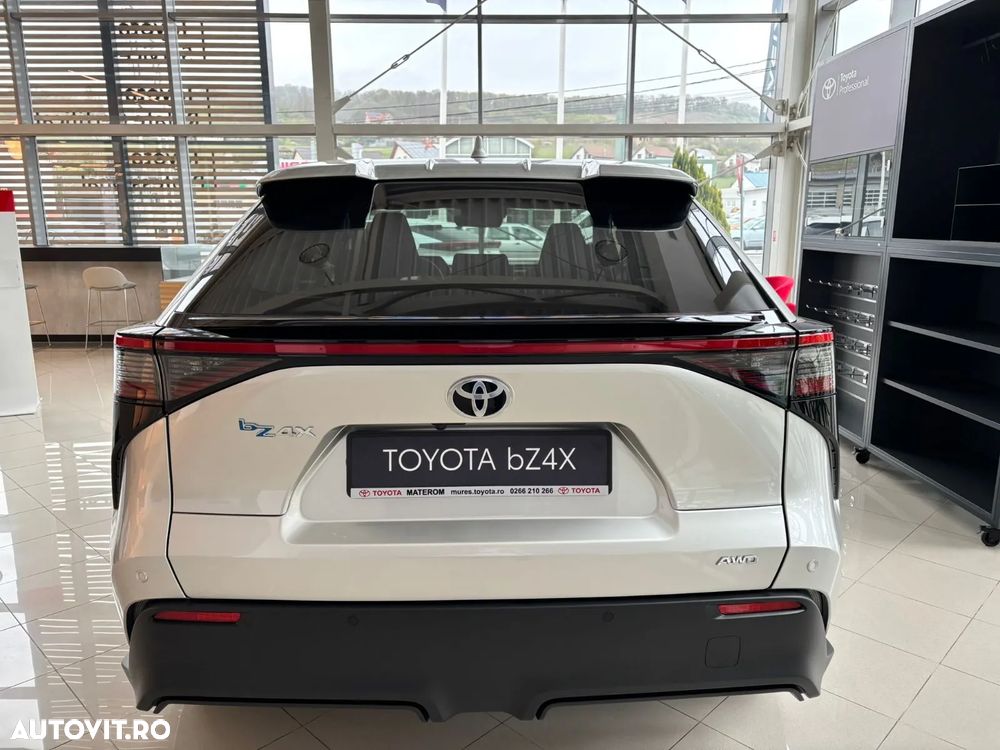 Toyota BZ4X 160 KW AWD (4x4) Luxury Solar Edition - 8