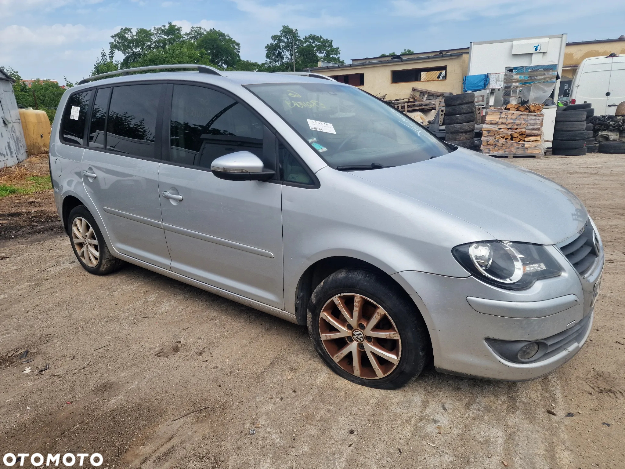 Volkswagen Touran 2.0 TDI DPF BlueMotion Technology Comfortline - 6