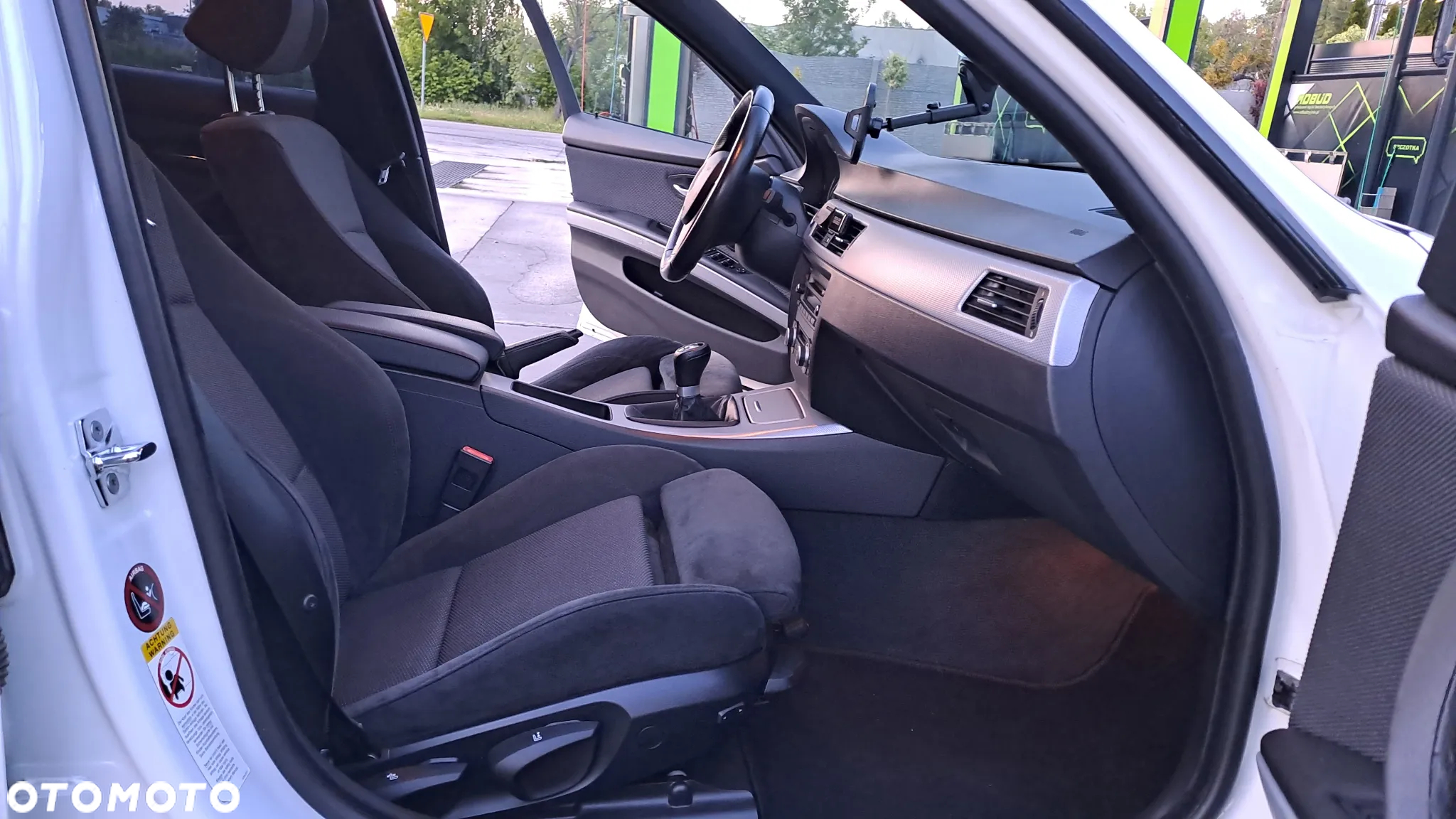 BMW Seria 3 325i - 16