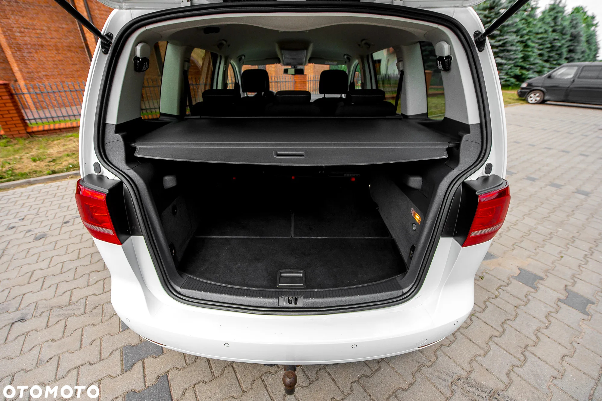 Volkswagen Touran 1.4 TSI DSG Cup - 30