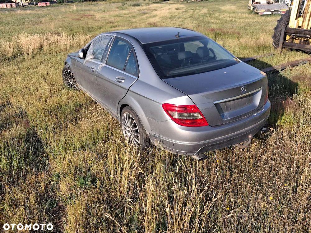 Mercedes-Benz Klasa C 350 CDI DPF 7G-TRONIC BlueEFFICIENCY Elegance - 8
