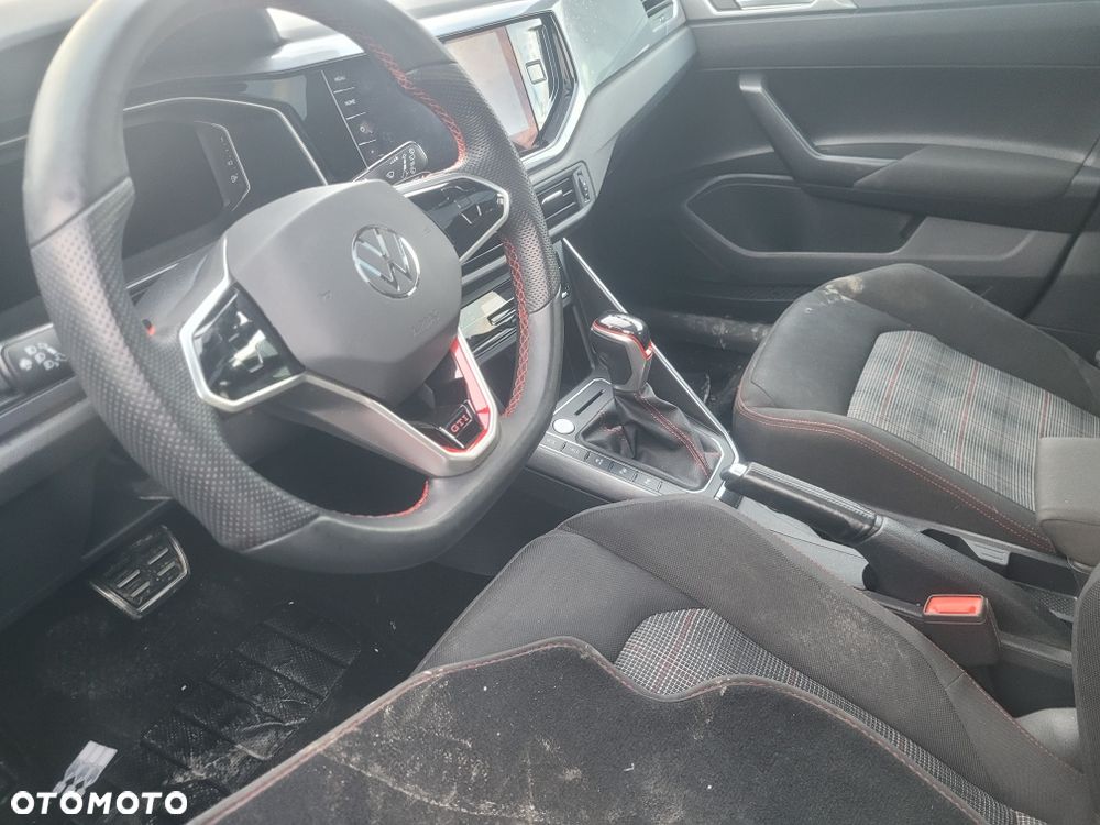 Volkswagen Polo - 2
