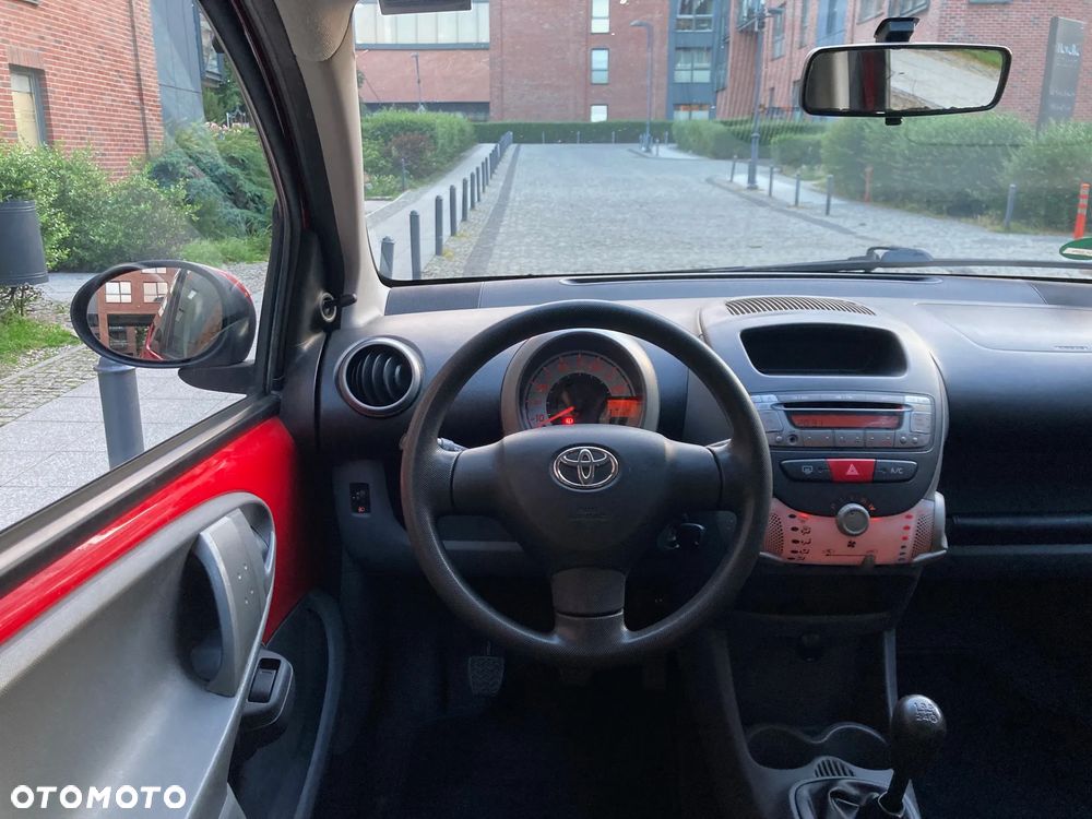 Toyota Aygo Cool - 13