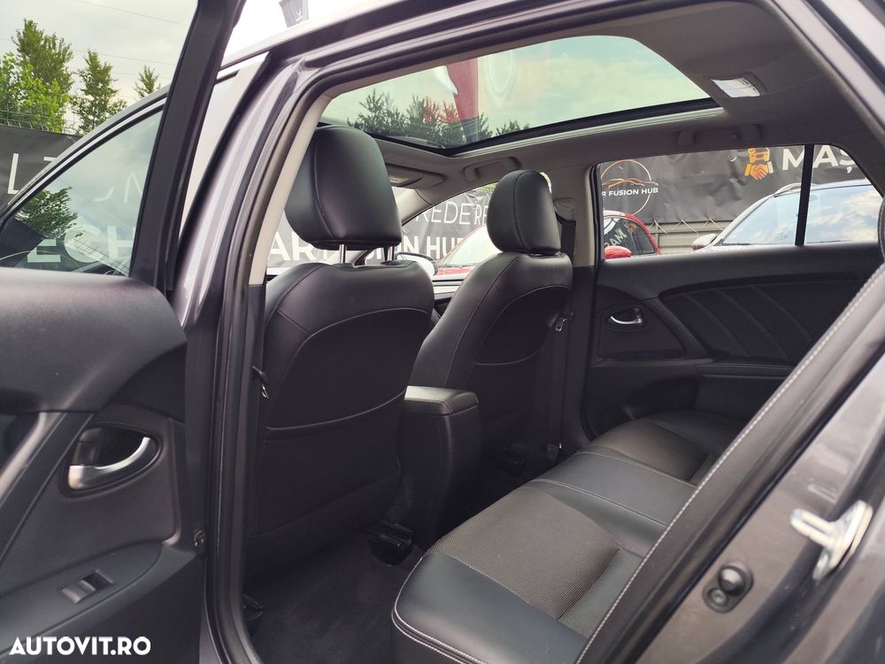 Toyota Avensis 2.0 D-4D Executive - 5