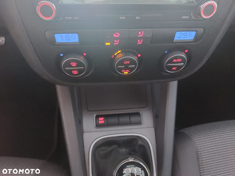 Volkswagen Golf - 24