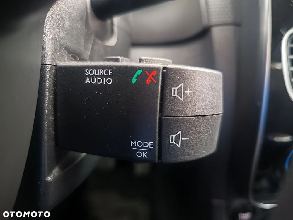 Renault Clio 1.2 16V 75 LIMITED - 25