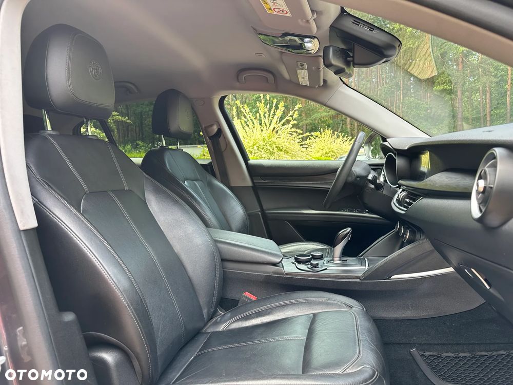Alfa Romeo Stelvio 2.0 Turbo 16V AT8-Q4 Super - 9