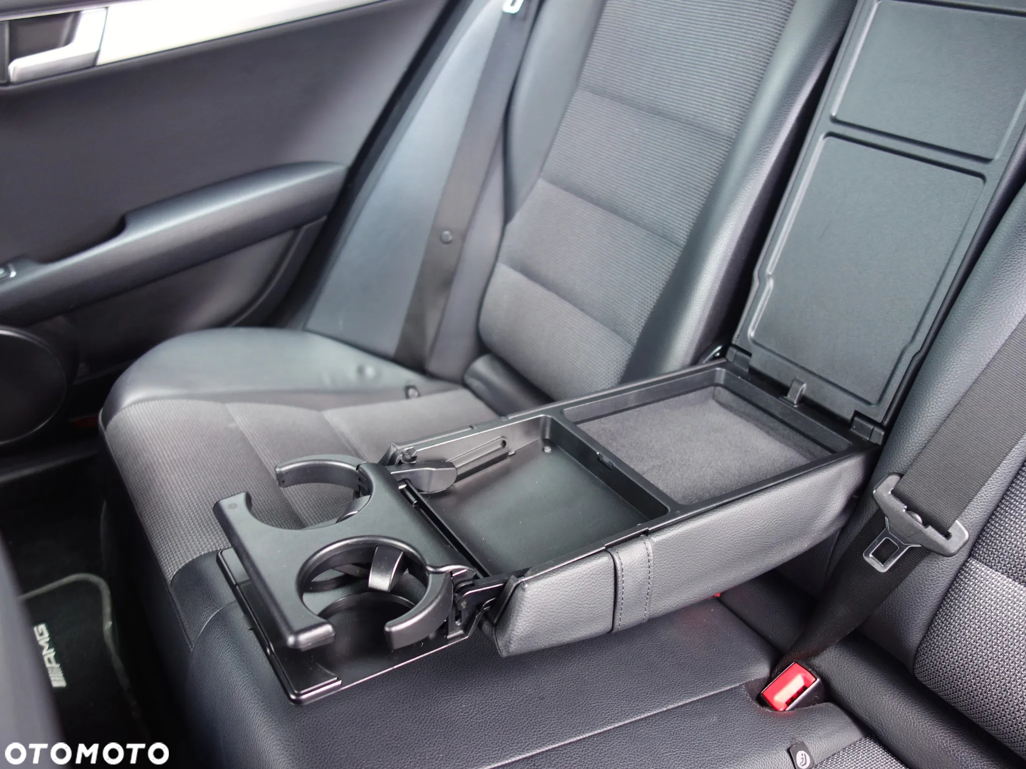Mercedes-Benz Klasa C 250 (BlueTEC) d 4Matic T 7G-TRONIC AMG Line - 31