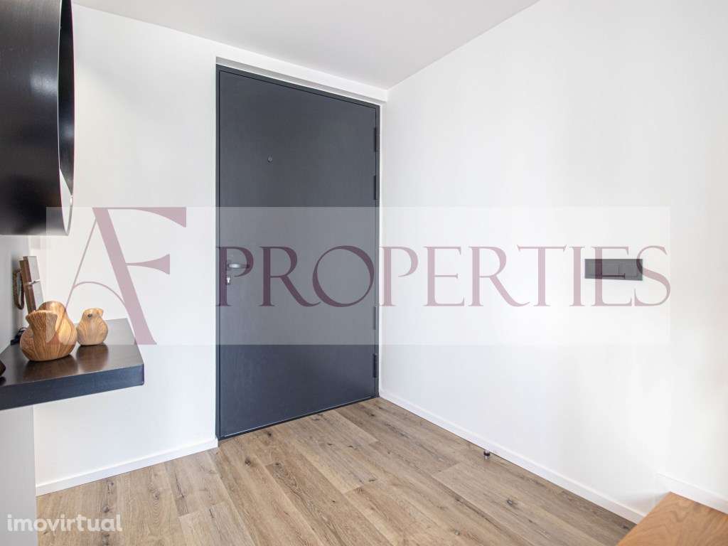 Moradia de luxo isolada com piscina aquecida, jardim e acabamentos ... - Grande imagem: 2/60