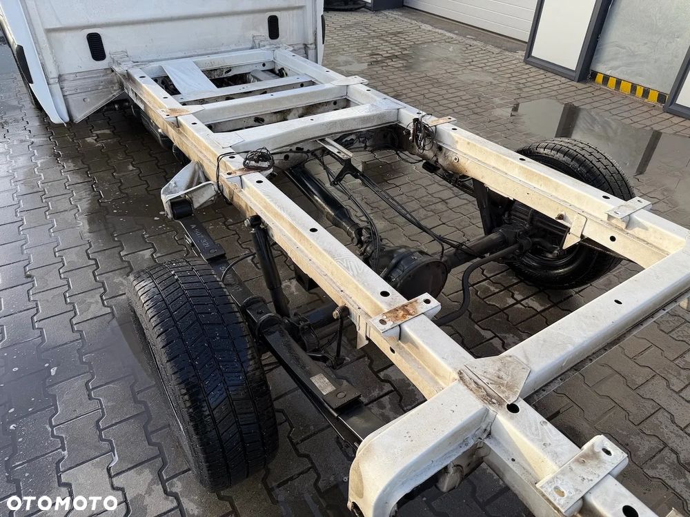 Mercedes-Benz Sprinter - 14