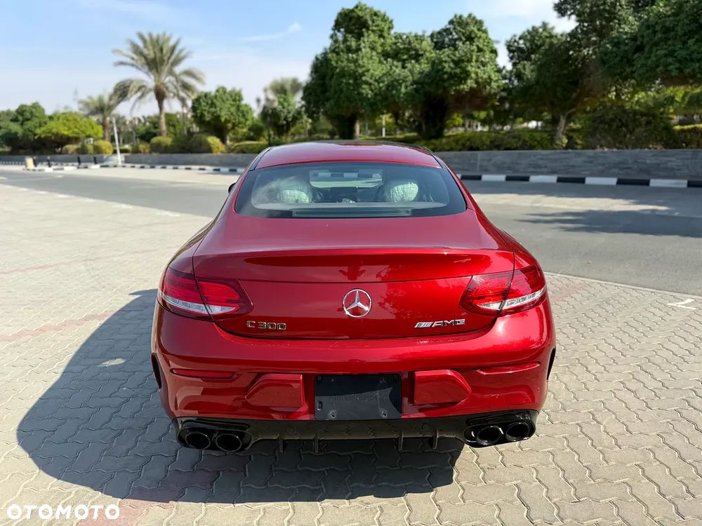 Mercedes-Benz Klasa C 300 9G-TRONIC AMG Line - 5