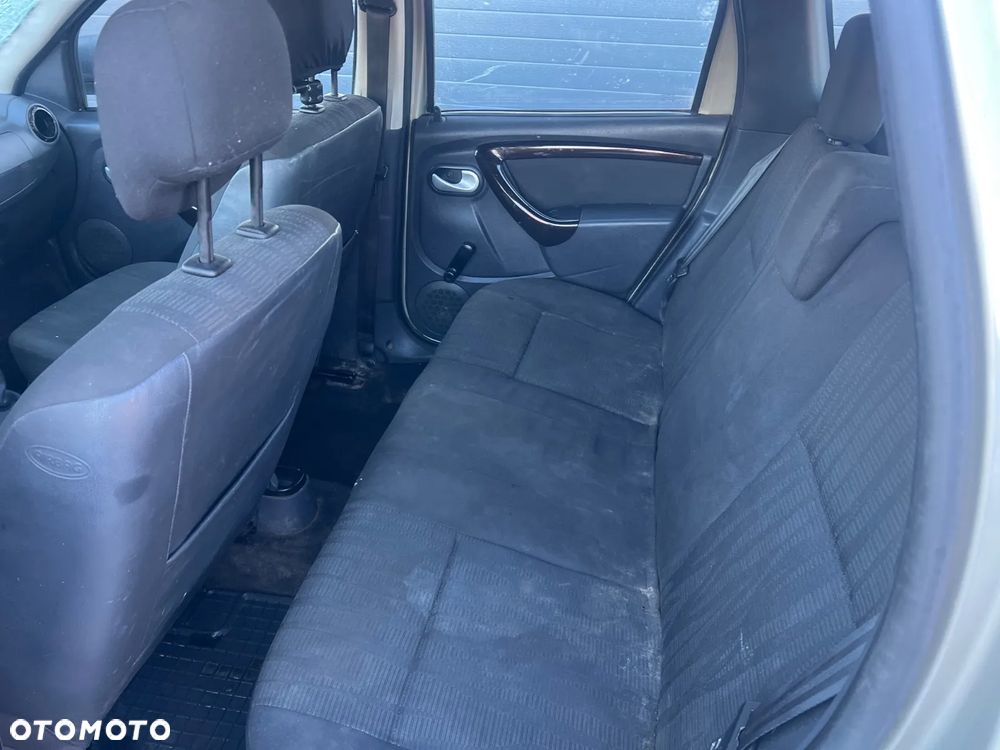 Dacia Duster 1.6 Laureate - 13