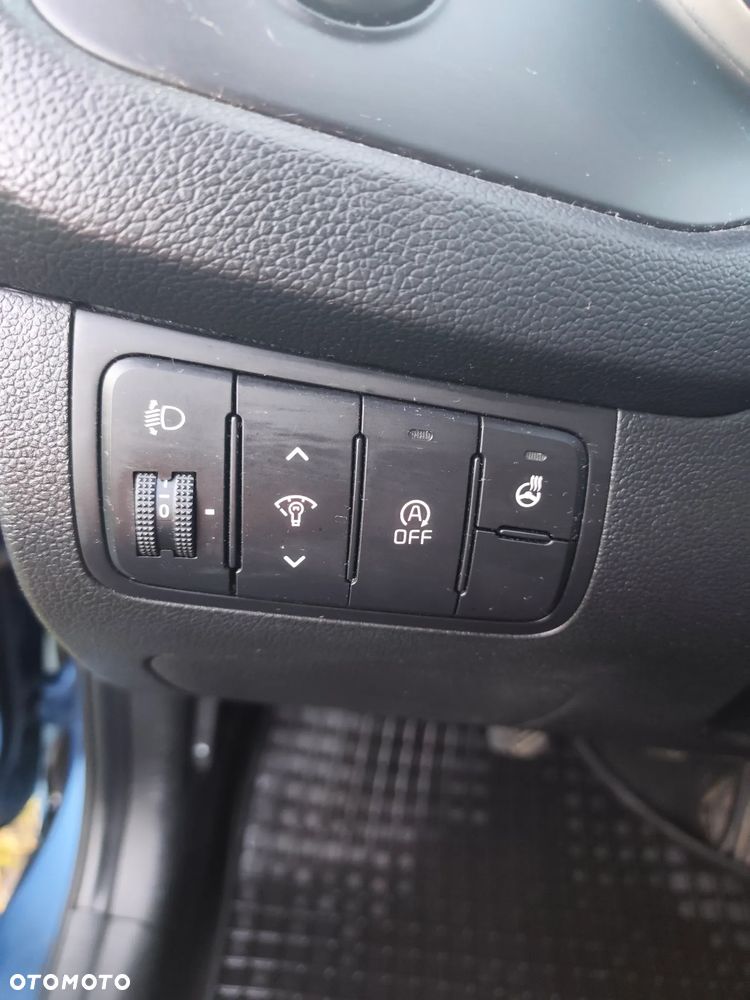 Kia Ceed 1.4 L - 8