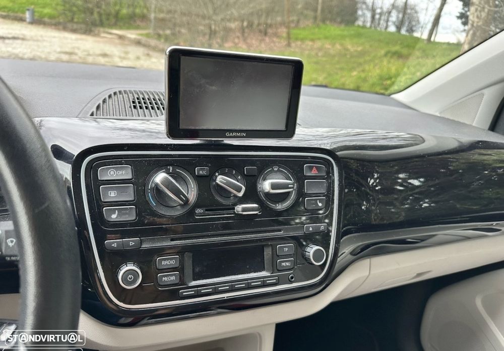 VW Up! 1.0 Move Auto - 11