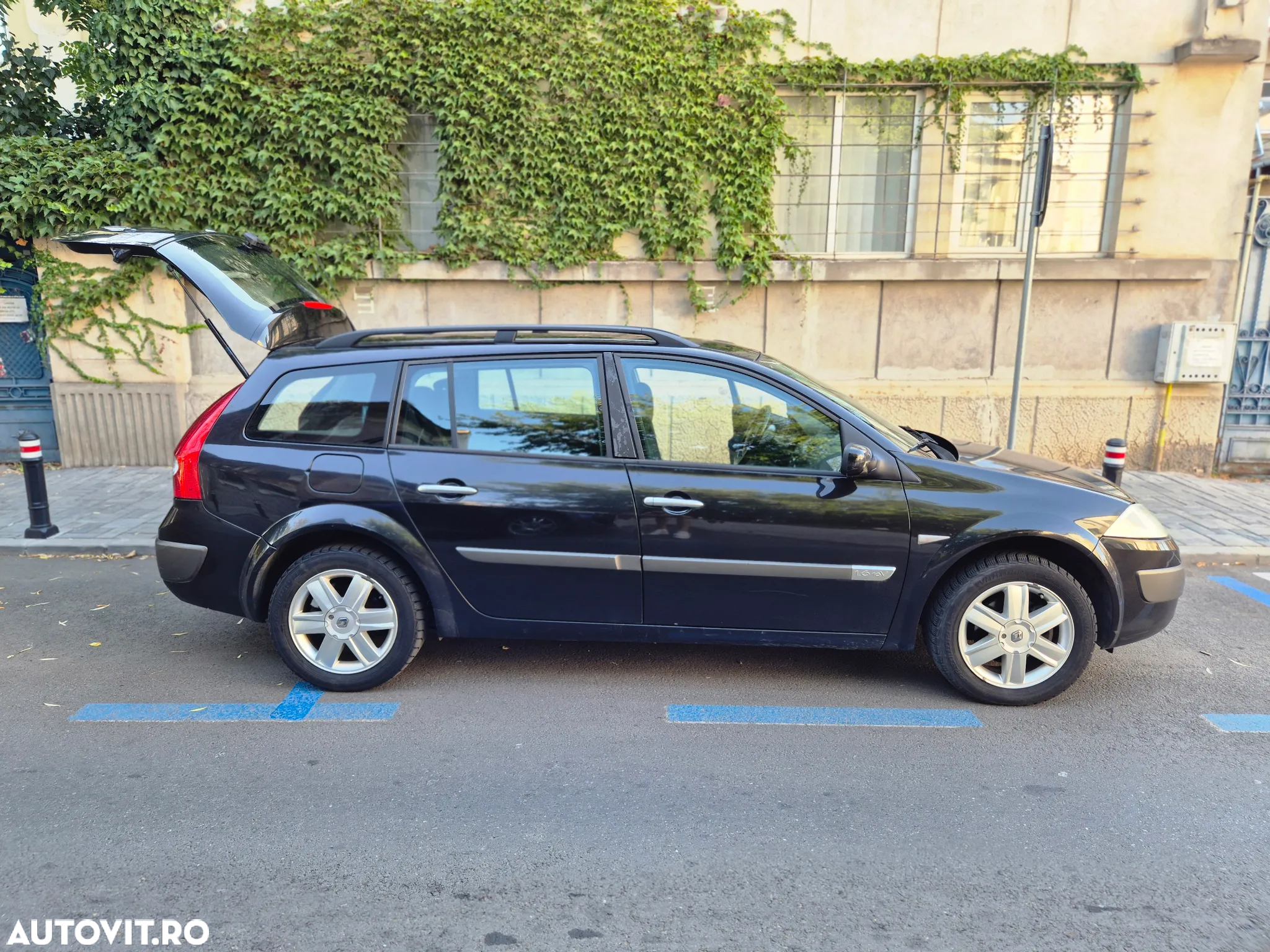 Renault Megane II Sedan 1.6 Influence - 4