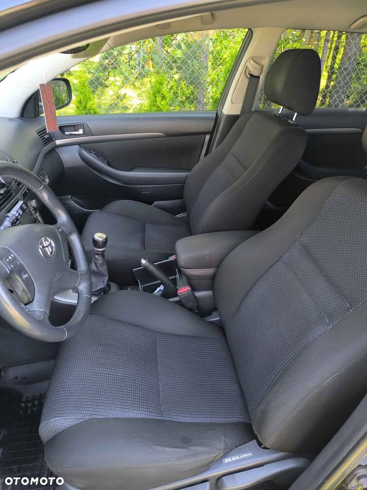 Toyota Avensis 2.0 D-4D - 4