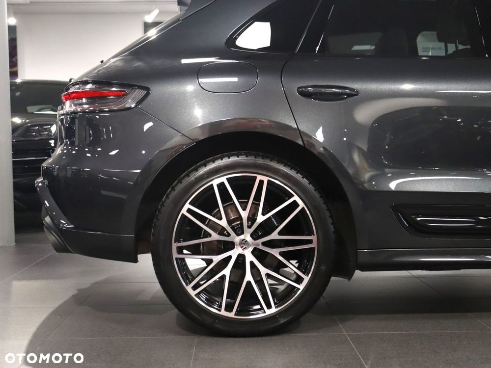 Porsche Macan T - 13