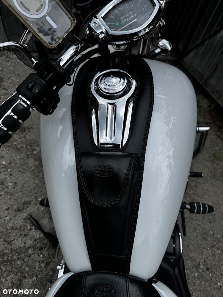 Yamaha XVS - 8