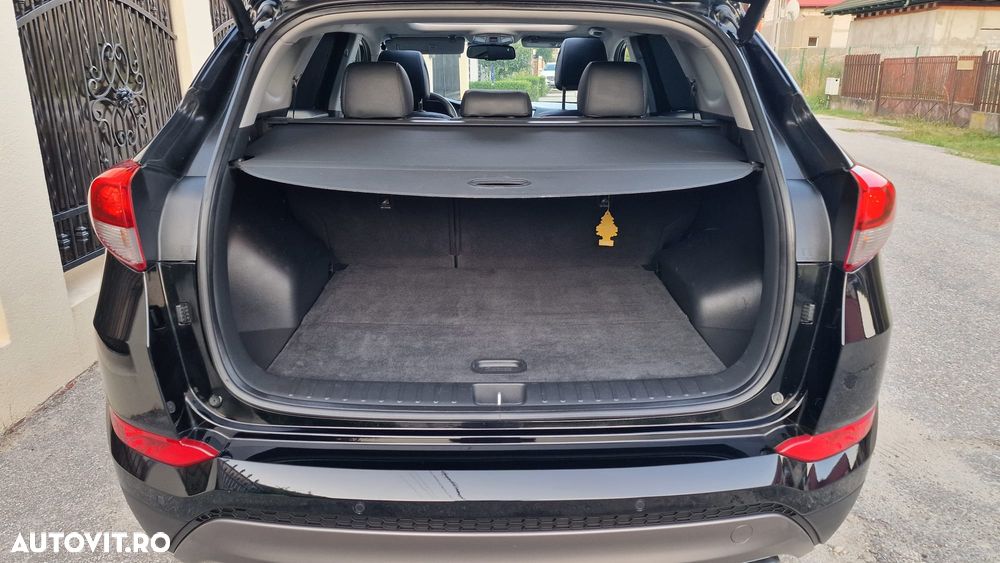 Hyundai Tucson 2.0 CRDI 4WD Automatik Premium - 27