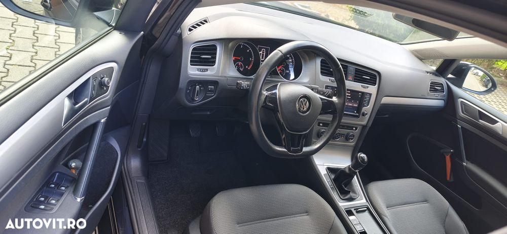 Volkswagen Golf - 5