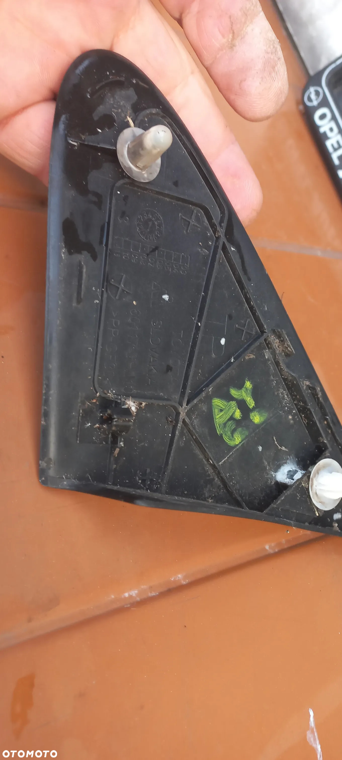 Toyota Aygo I trójkąt błotnika prawy zaślepka prawa 60117-0H010 - 2