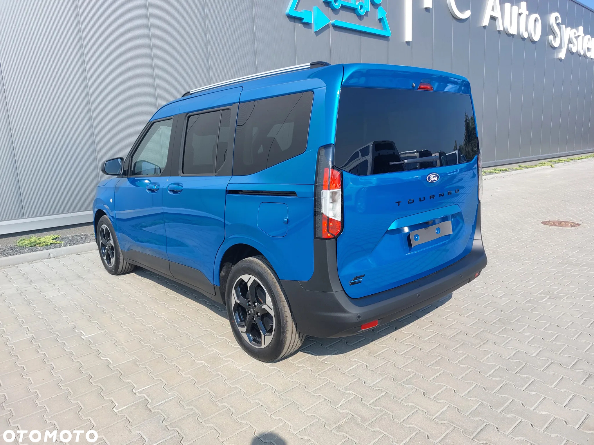 Ford Tourneo Courier 43kWh Titanium - 6