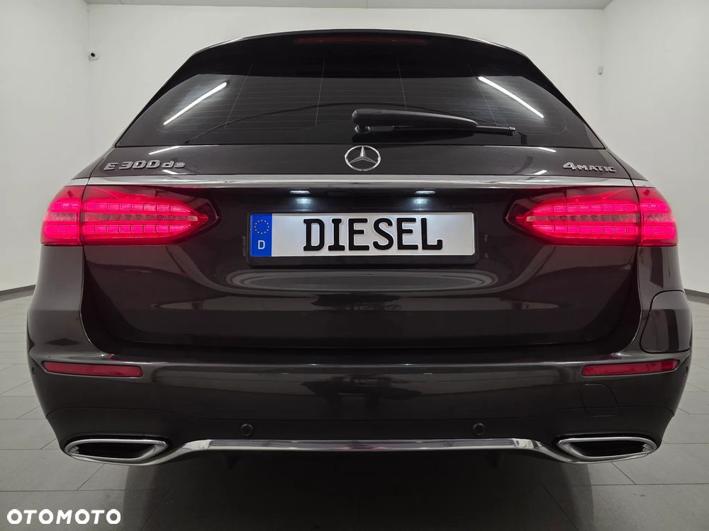 Mercedes-Benz Klasa E 300 de 9G-TRONIC AMG Line - 38