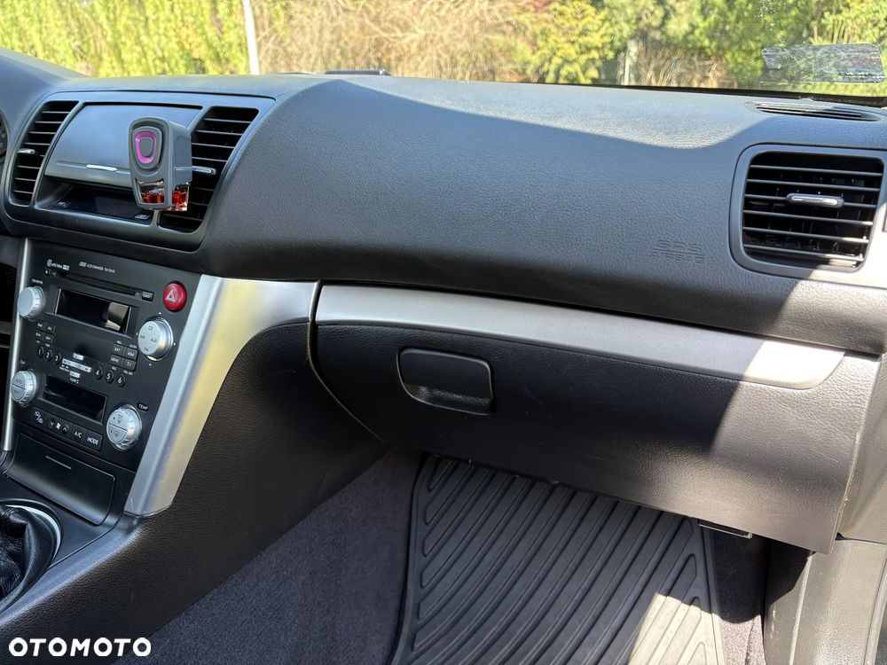Subaru Legacy 2.0R Trend - 21