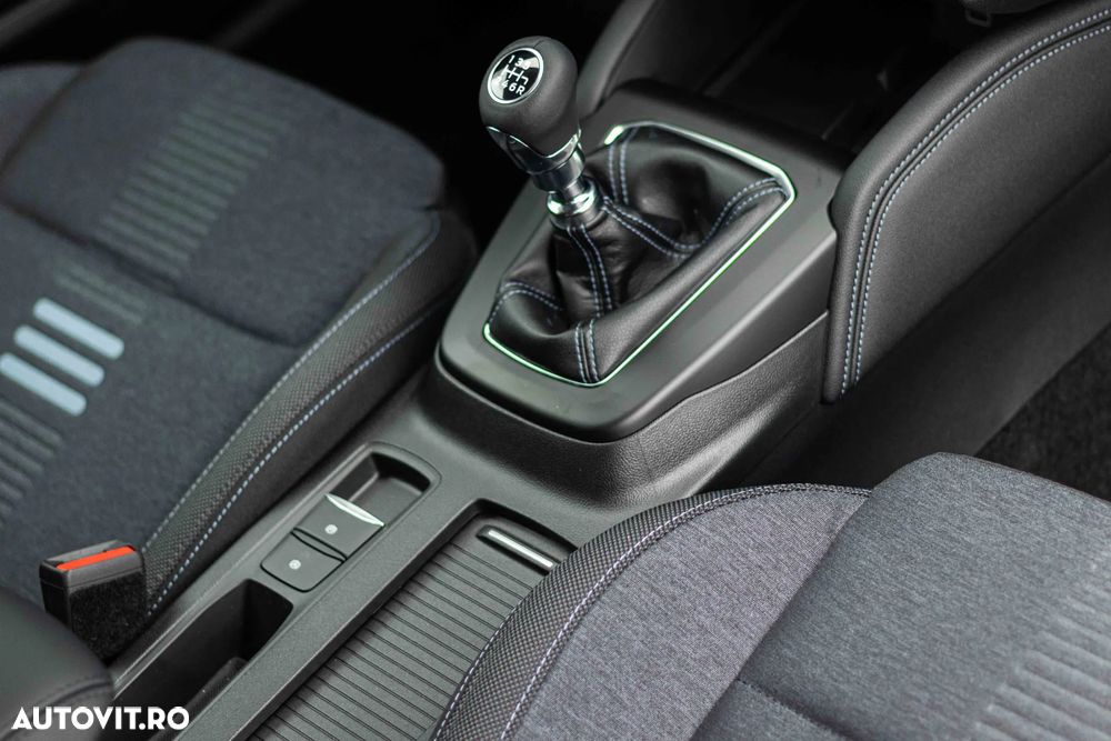 Ford Focus 1.0 EcoBoost 6MT MHEV Active X - 14