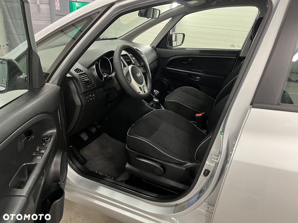 Kia Venga 1.4 CRDi 90 Business Line - 12