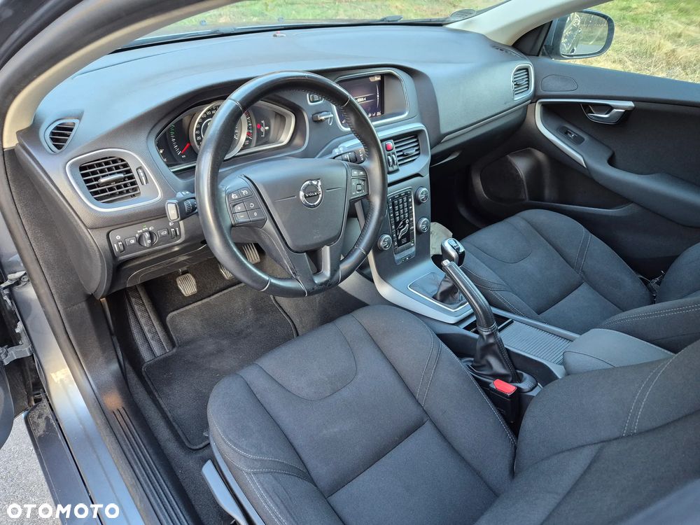 Volvo V40 T2 Inscription - 18