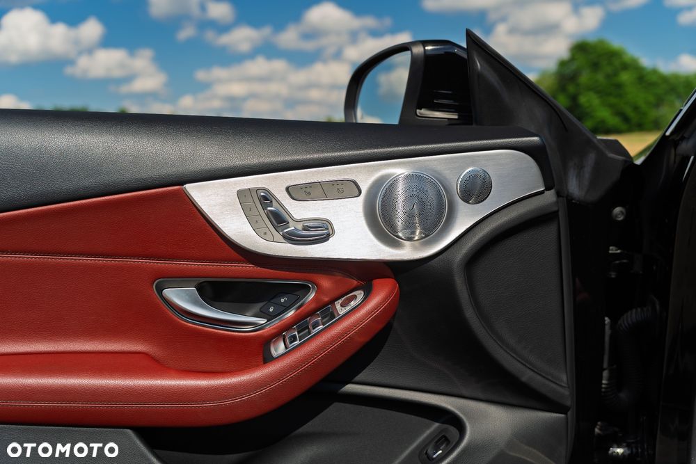 Mercedes-Benz Klasa C 300 9G-TRONIC - 15
