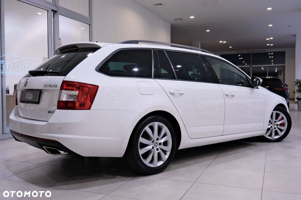 Skoda Octavia 2.0 TDI DSG RS - 9
