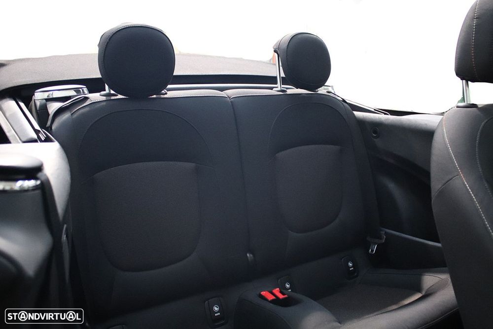 MINI Cabrio Cooper Auto - 26