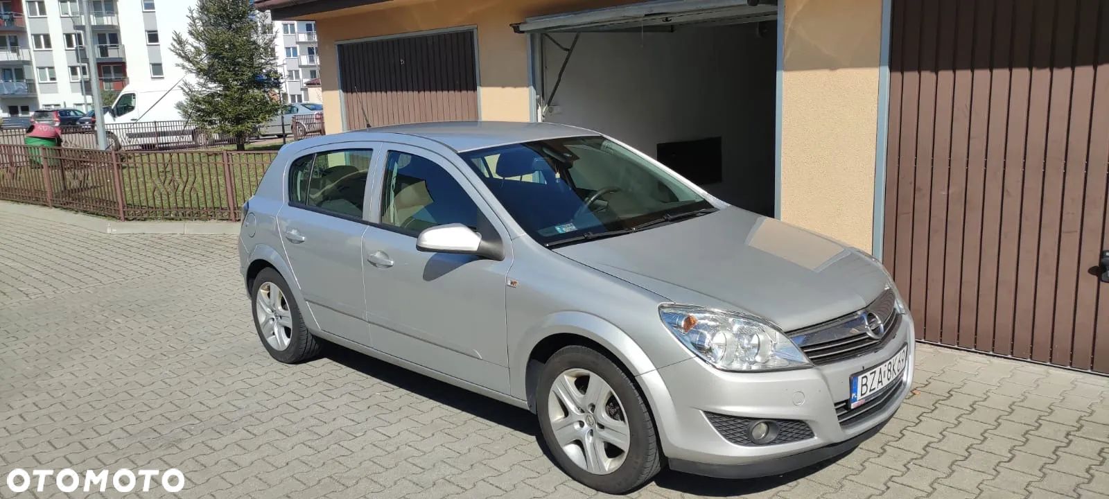 Opel Astra IV 1.6 Cosmo - 1