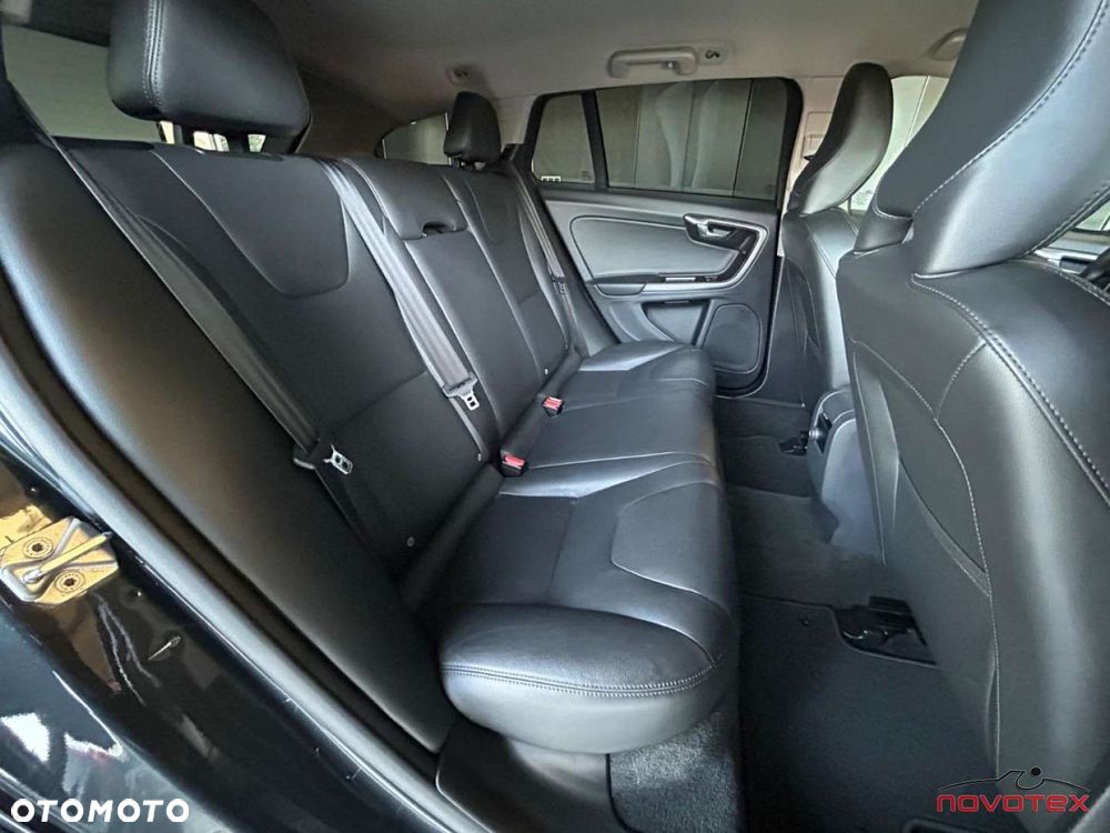 Volvo V60 Cross Country D3 Drive-E Momentum - 19