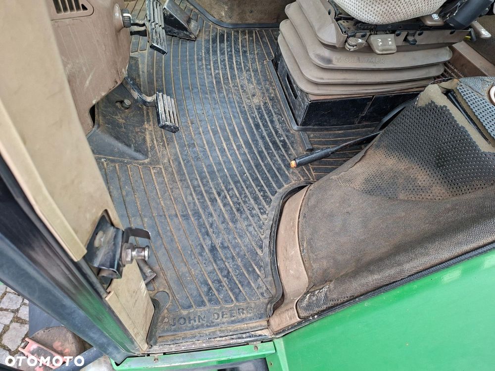 John Deere 8210 4X4 - 8