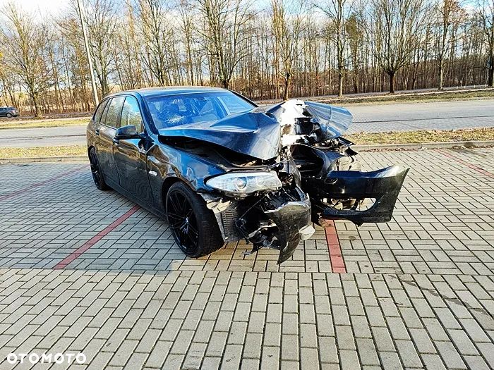 BMW Seria 5 535i xDrive Sport-Aut - 2