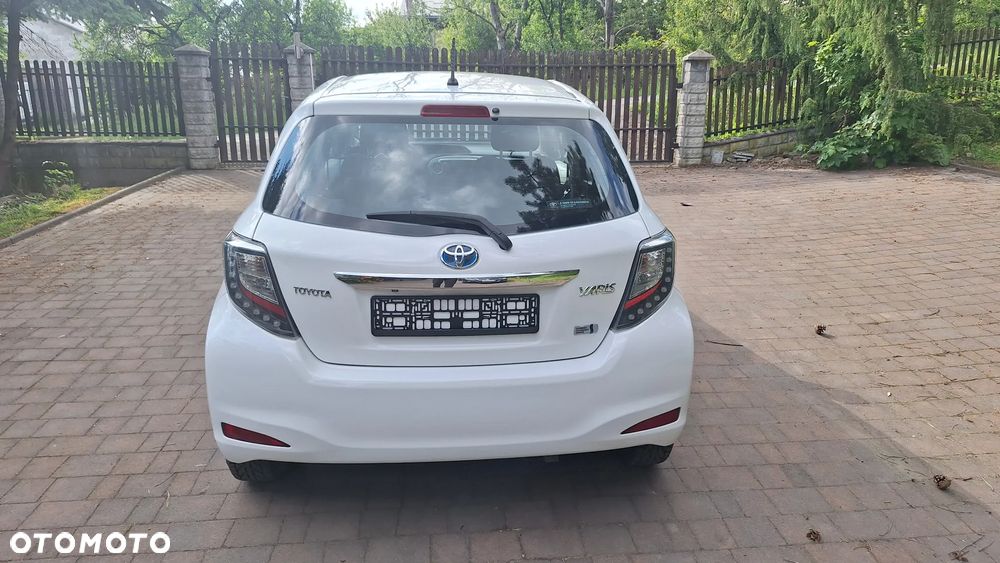 Toyota Yaris 1.5 VVT-i Lounge - 6