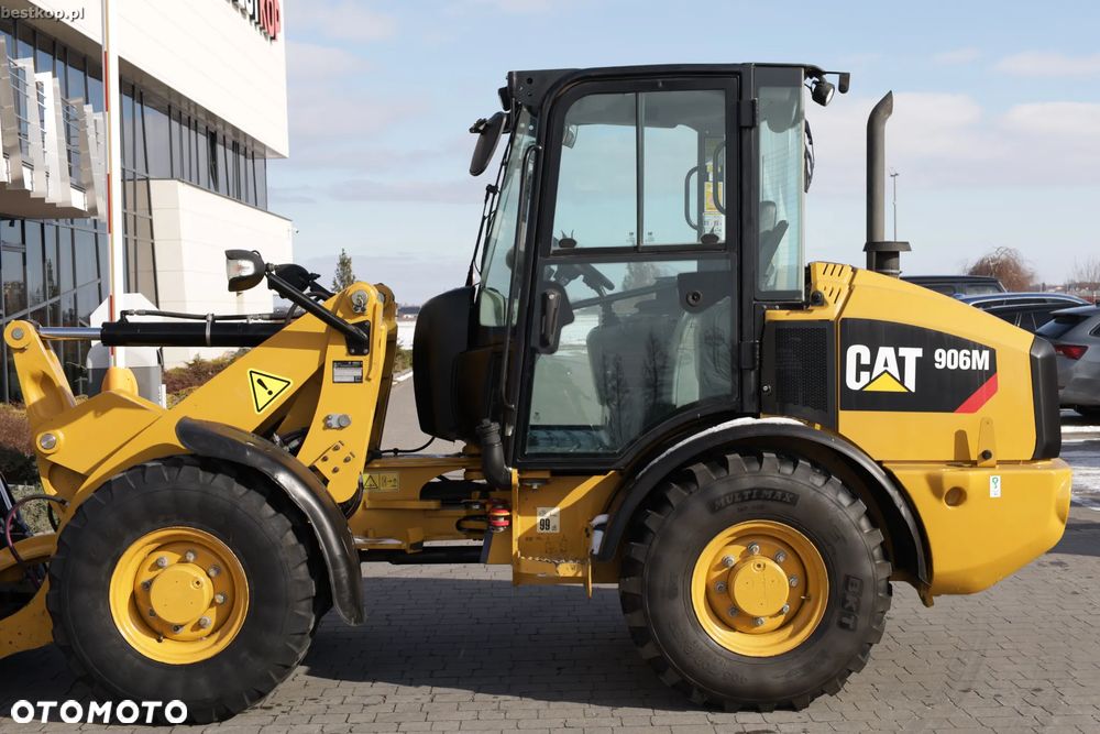 Caterpillar CAT 906M - 11