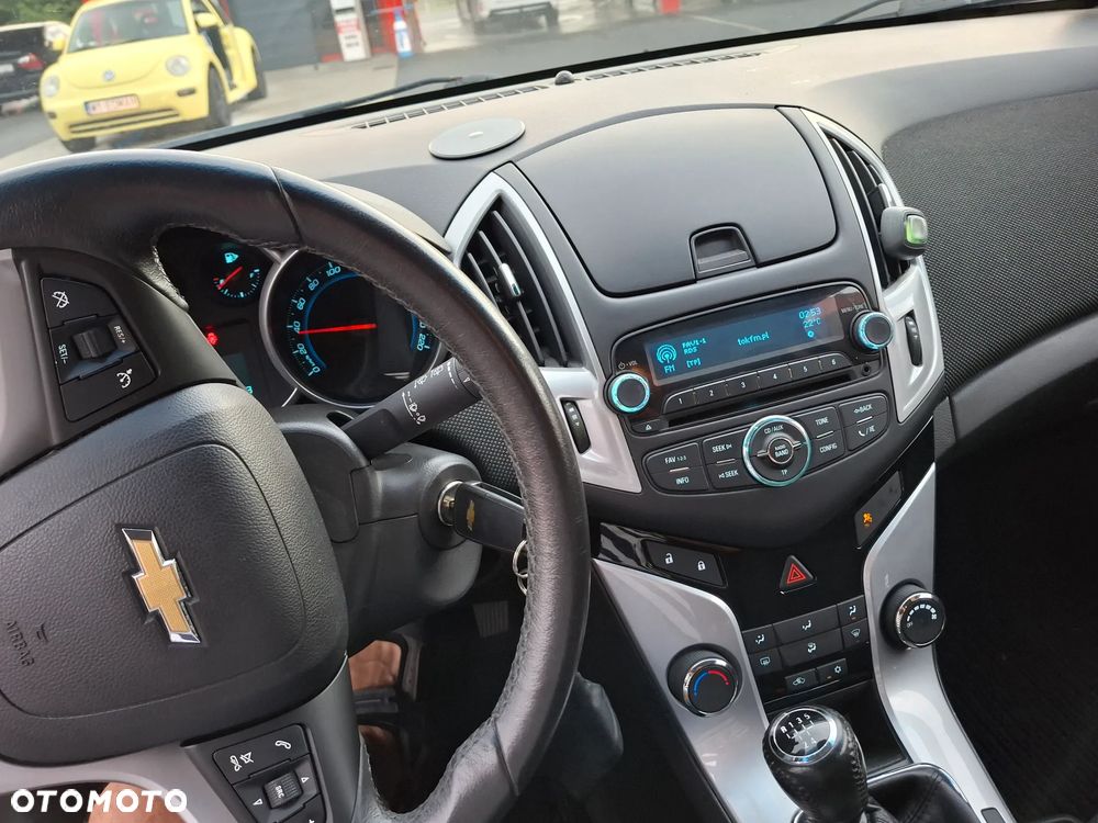 Chevrolet Cruze 1.6 LT - 8