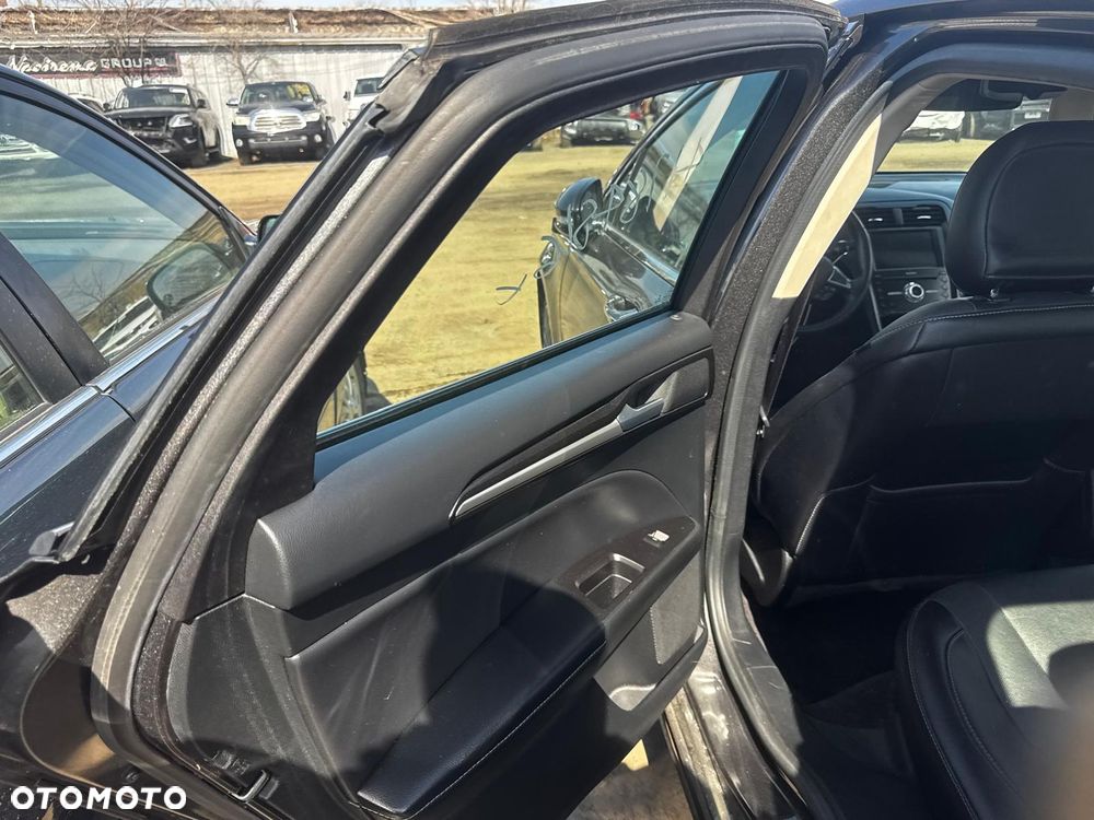 Ford Fusion 2.0 EcoBoost Titanium - 17