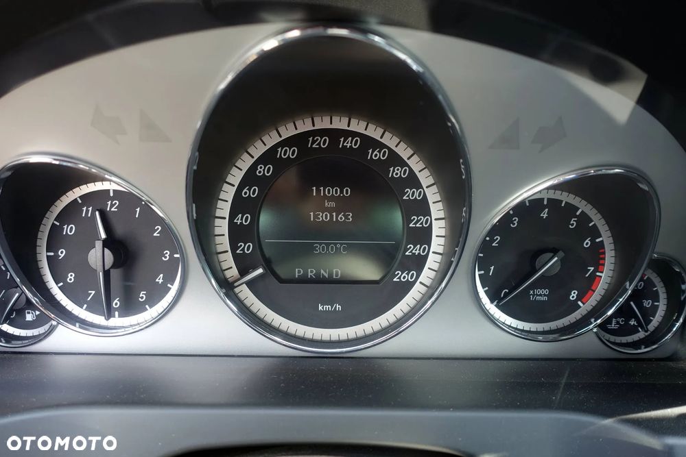 Mercedes-Benz Klasa E 350 CGI BlueEFFICIENCY 7G-TRONIC Avantgarde - 23