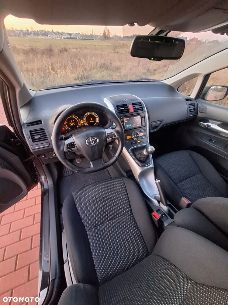 Toyota Auris 1.6 Executive - 5