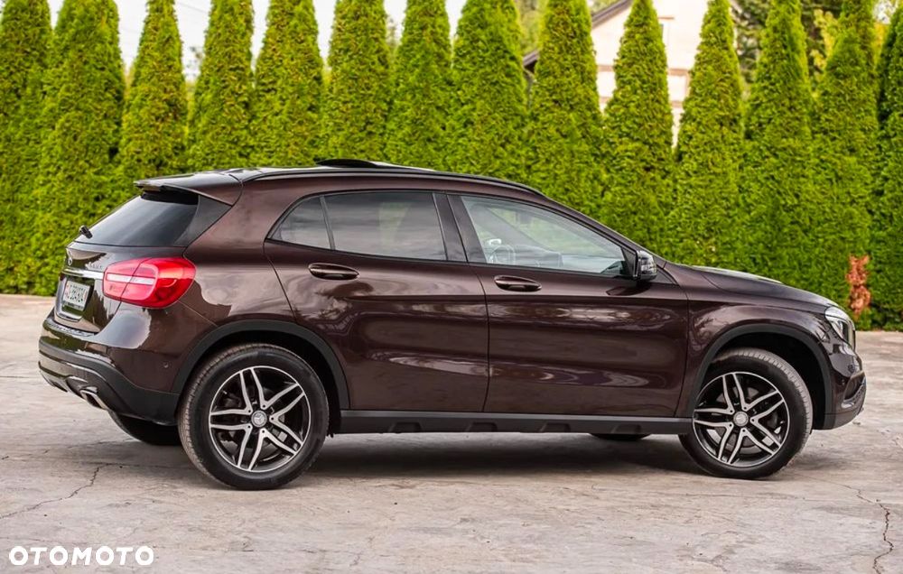 Mercedes-Benz GLA 250 4Matic 7G-DCT AMG Line - 16